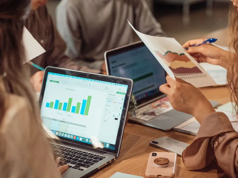 Outpaced by Insight: How Competitors With Less Data Are Winning More Customers